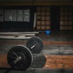 Kreatyna a wzrost masy mięśniowej – jak przyspiesza rozwój mięśni w różnych typach treningów?